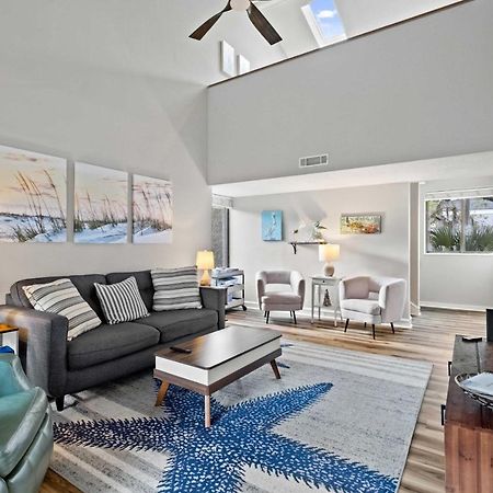 Coastal Oasis With Pool - Walk To Coligny Beach Park Hilton Head Island Εξωτερικό φωτογραφία