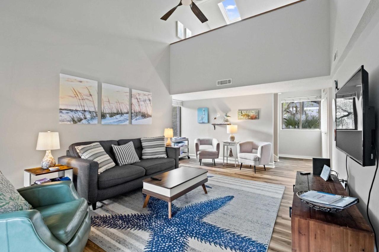 Coastal Oasis With Pool - Walk To Coligny Beach Park Hilton Head Island Εξωτερικό φωτογραφία