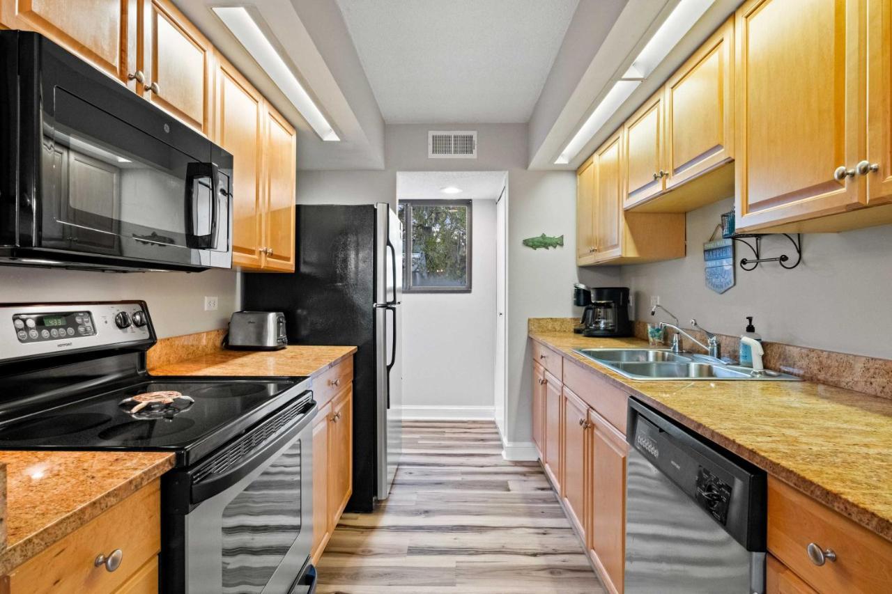 Coastal Oasis With Pool - Walk To Coligny Beach Park Hilton Head Island Εξωτερικό φωτογραφία